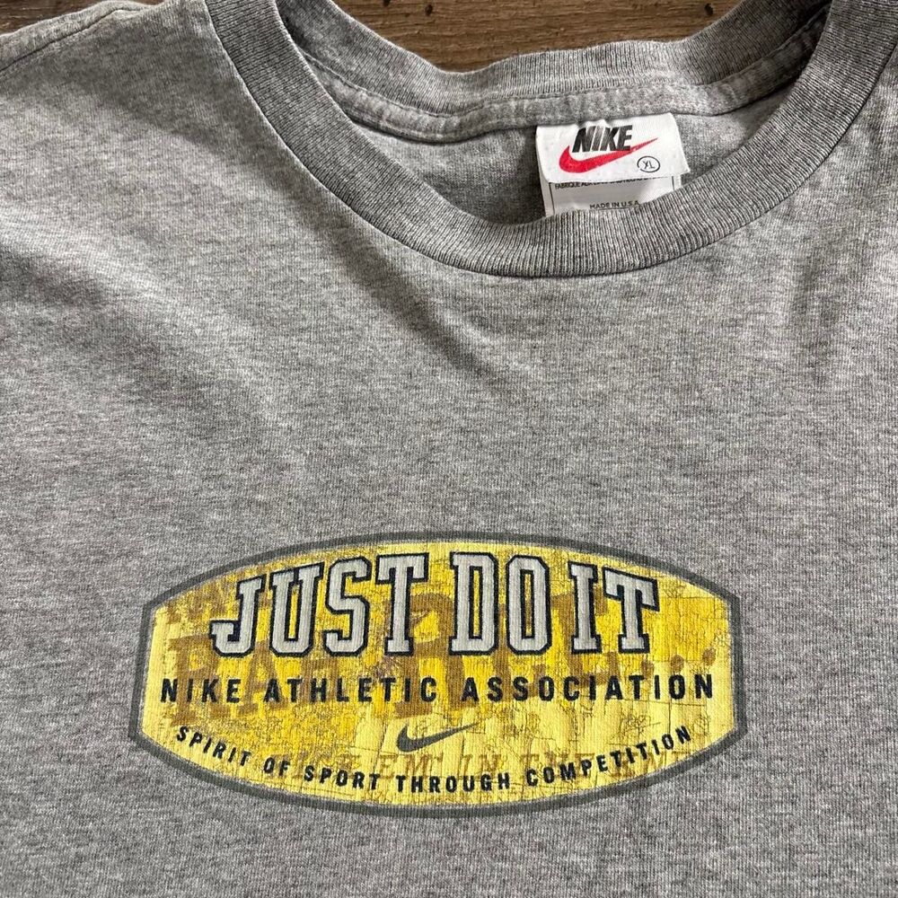 Nike Men's Grey T-shirt